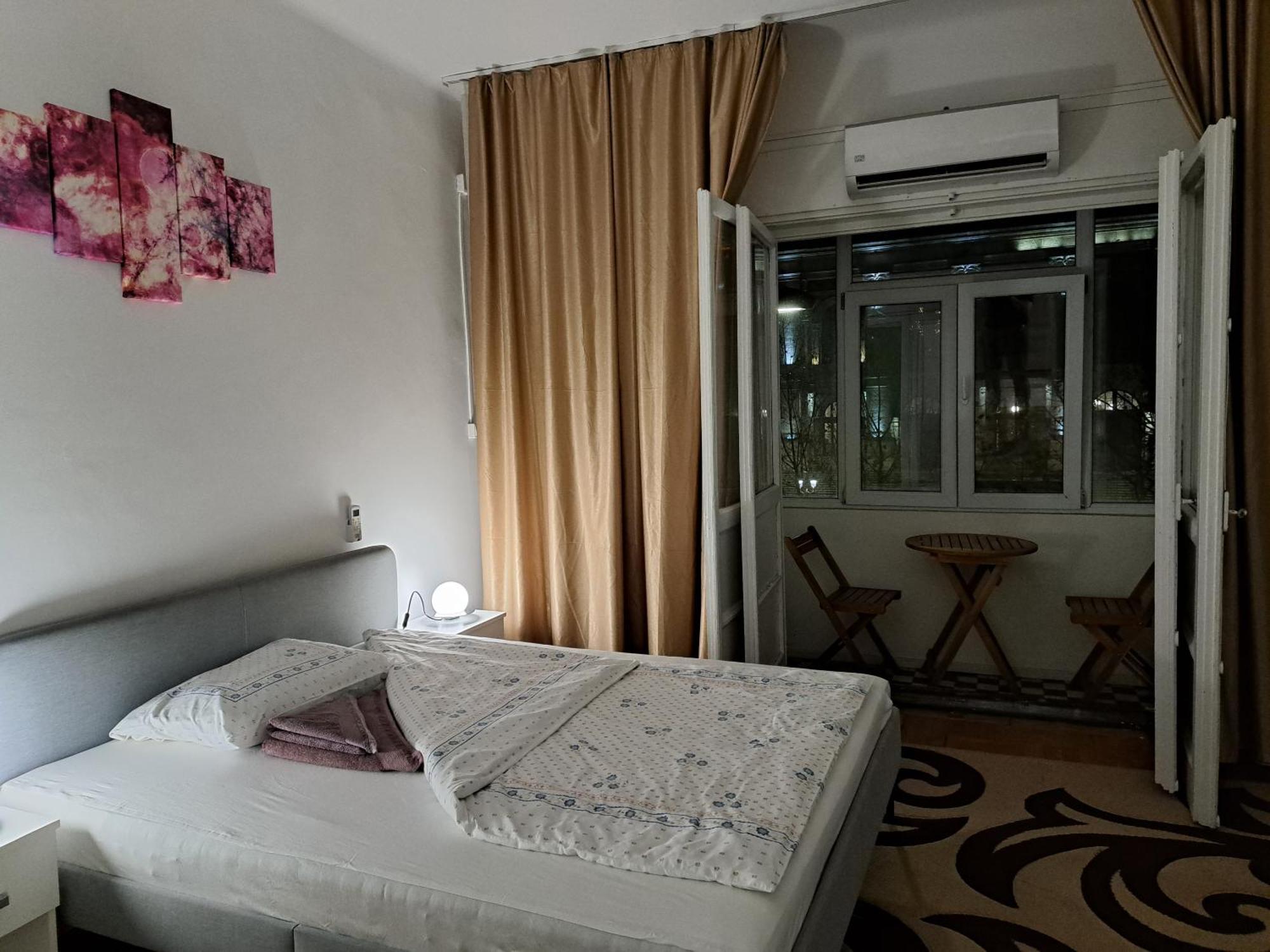 Appartamento Amytis Flat Old City Bucarest Esterno foto