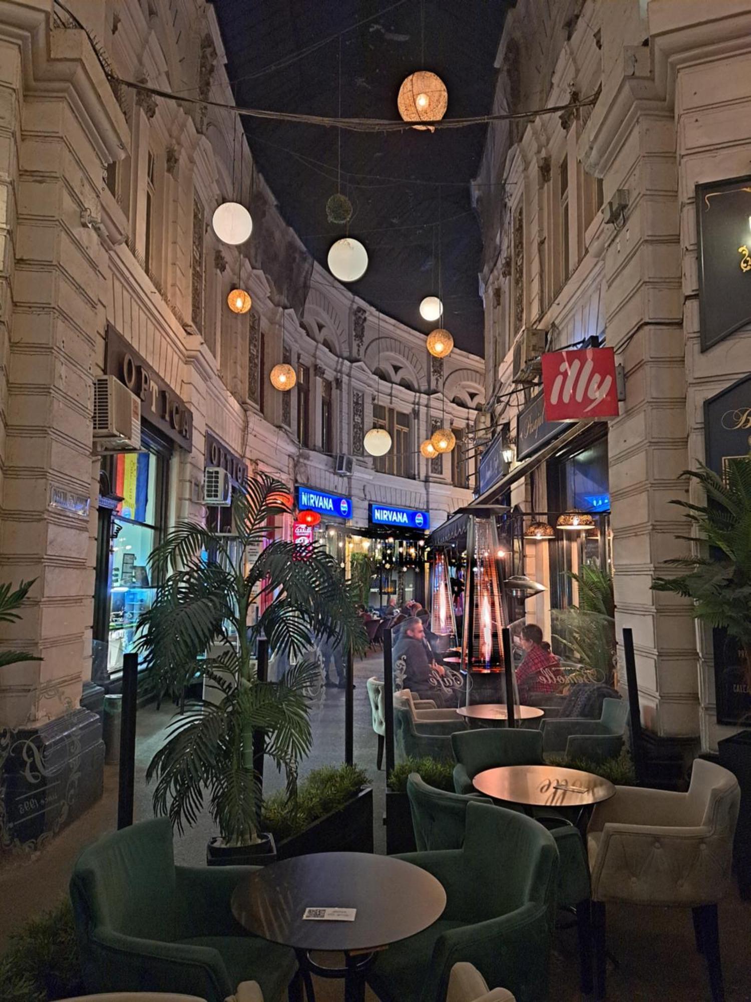 Appartamento Amytis Flat Old City Bucarest Esterno foto
